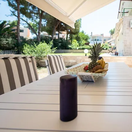 Villa Elegant - Private Pool, Heated Jacuzzi & Sea Breeze In Chanioti, Chalkidiki