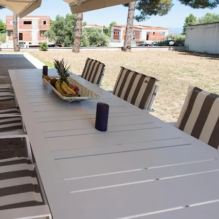 Villa Elegant - Private Pool, Heated Jacuzzi & Sea Breeze In Chanioti, Chalkidiki