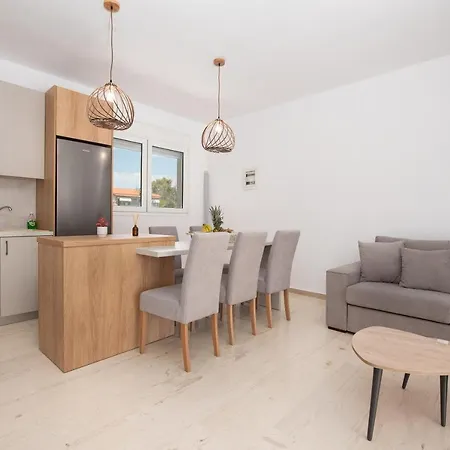 Elegant - Private Pool, Heated Jacuzzi & Sea Breeze In Chanioti, Chalkidiki Villa *