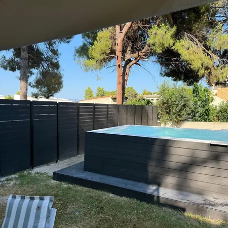 Elegant - Private Pool, Heated Jacuzzi & Sea Breeze In Chanioti, Chalkidiki *