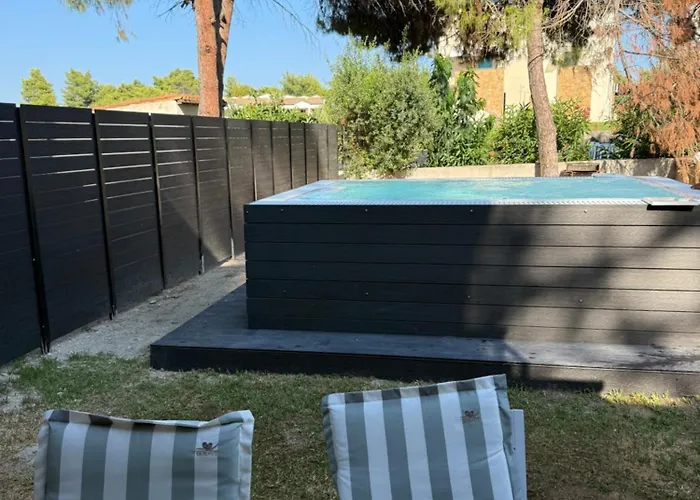 Elegant - Private Pool, Heated Jacuzzi & Sea Breeze In Chanioti, Chalkidiki Vila *